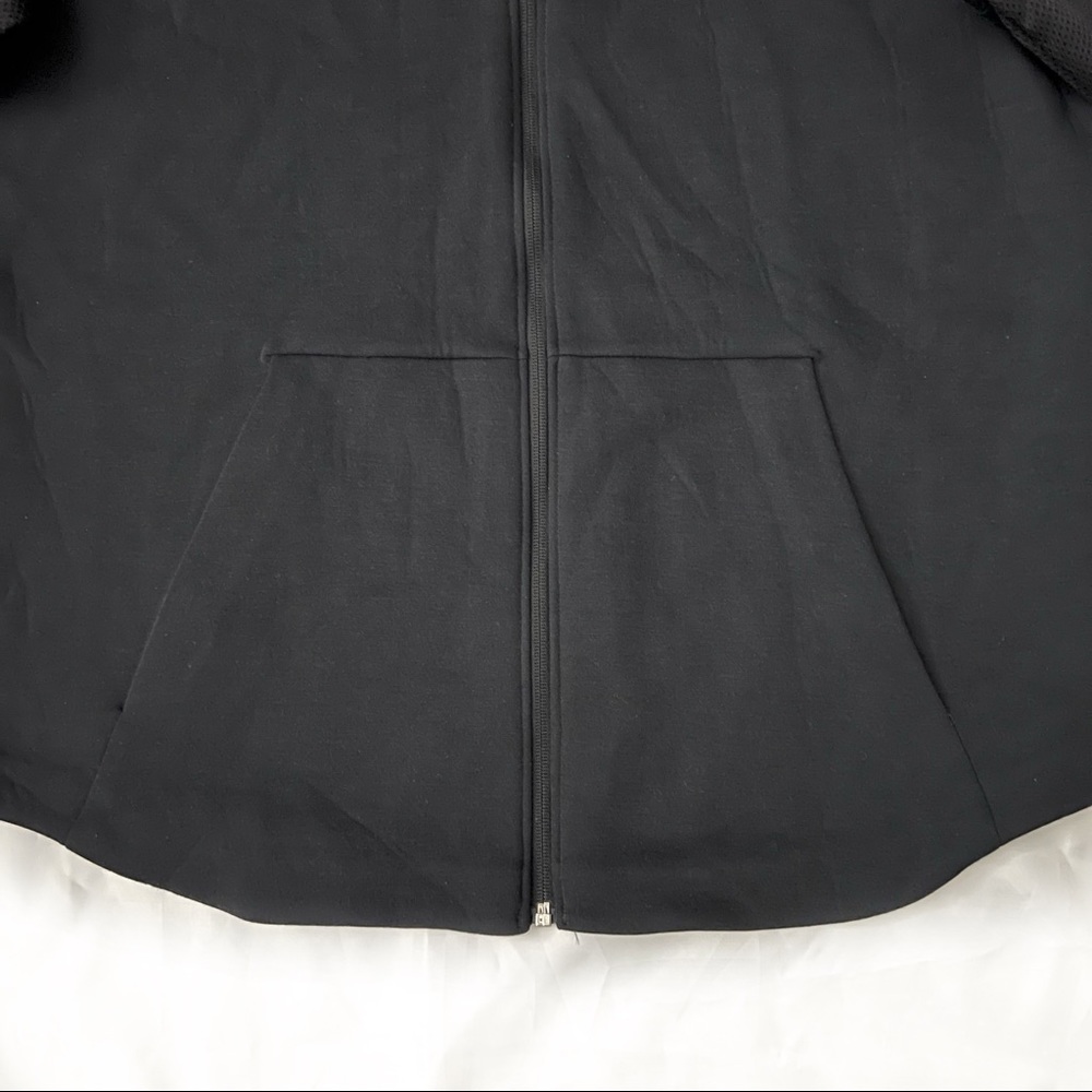 UNDER ARMOUR LIGHTWEIGHT ZIP JACKET - Picture 4 of 5